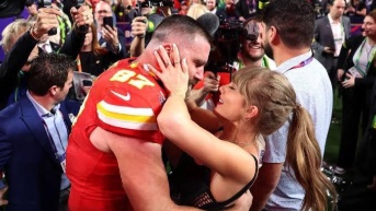 Travis Kelce y Taylor Swift comenzaron su noviazgo en julio de 2023. (RRSS)
