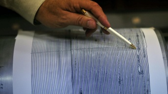 Fotografía de archivo de un sismógrafo tras un terremoto. (EFE)