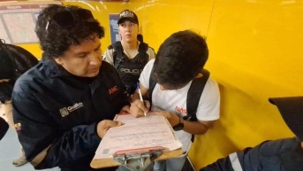 Autoridades municipales multaron a los jóvenes infractores. (QuitoInforma)