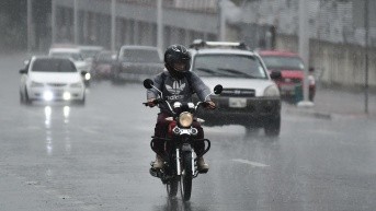 Fuertes lluvias caen en la ciudad de Manta, Ecuador. (API)