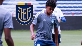 Archivo Luis Fragozo, entrenamiento formativas. (Composición)