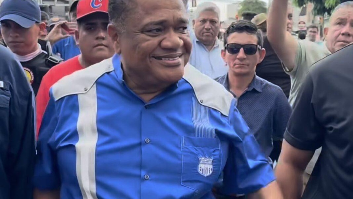 Jorge Guzmán, presidente de Emelec, habló en rueda de prensa sobre la situación del club azul, entre esos temas la deuda que se sostiene con Leonel Álvarez, ex entrenador de los eléctricos. (Archivo)