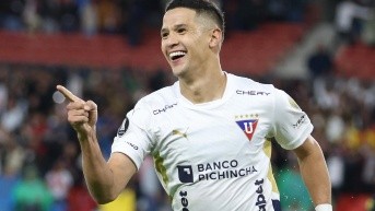 El delantero de Liga de Quito, Álex Arce, celebra su primer gol contra Deportivo Táchira por Copa Libertadores (API)