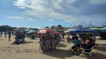 Imagen referencial de un feriado en Ayangue, Santa Elena. (API)