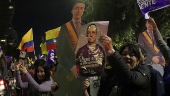 Festejos de simpatizantes de Daniel Noboa en Quito sector de la avenida de los Shyris. (API)