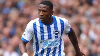 Pervis Estupiñán, lateral ecuatoriano del Brighton. (ARCHIVO)