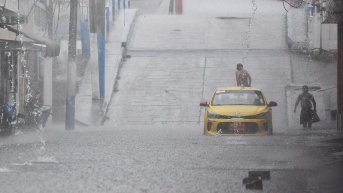 Para la semana del 21 de abril, el Inamhi estima lluvias, oleajes y radiación en Ecuador. (API)