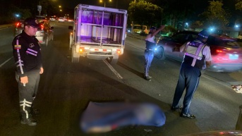 Un muerto dejó un siniestro de tránsito en la vía a la Costa, la noche del 19 de abril de 2025. (Cortesía)