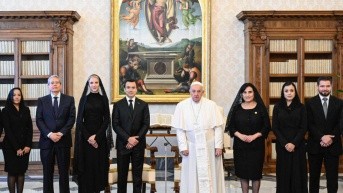 Imagen del presidente Daniel Noboa junto al Papa Francisco el 13 de mayo de 2024. (Flickr/Presidencia de la República)