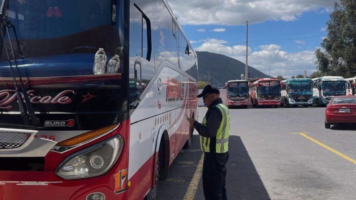 Operativo de tránsito en Quito. (AMT)