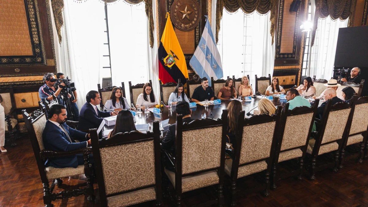 En la sesión de este jueves estuvo el cónsul de Turquía en Guayaquil, Álvaro Dassum Alcívar, quien aplaudió la decisión. (Municipio de Guayaquil)