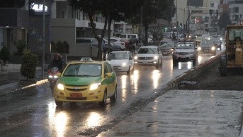 Lluvias a la capital. (API)