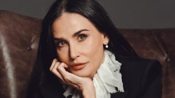 Demi Moore, galardonada por la revista People como la mujer más bella en 2025 (Internet)