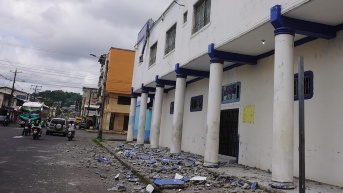 La Unidad Educativa Margarita Choez es uno de los edificios afectados por el sismo. (API)