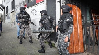 La Policía Nacional ejecutando operativos por trata de personas en el Centro Histórico de Quito. (Fiscalía General del Estado)