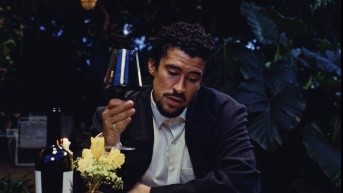 Bad Bunny en su nuevo videoclip, Bokete. (Foto: Internet)