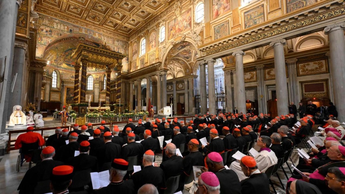 Reunión de cardenales previo al cónclave. (Foto: Vatican News)