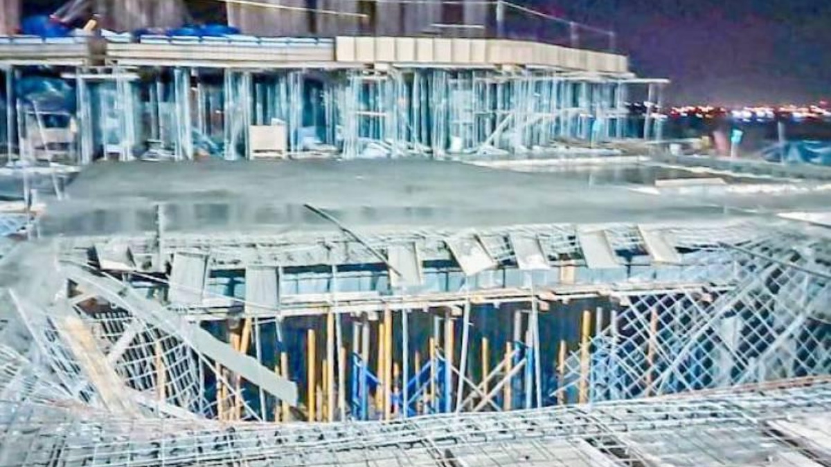 Técnicos del Municipio, representantes de la Cámara de la Construcción de Guayaquil y delegados de la constructora realizaron una inspección en el sitio del colapso. (Segura EP)