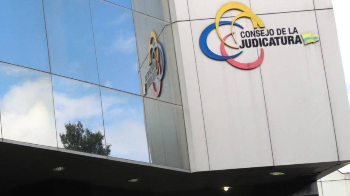 La fachada externa del edificio del Consejo de la Judicatura. (Internet)