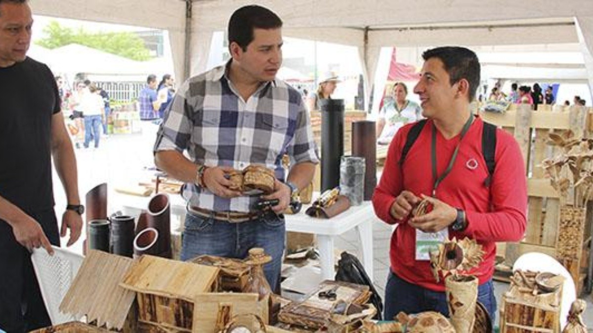 Imagen referencial de emprendedores. (Cortesía del Instituto Nacional de Economía Popular y Solidaria)