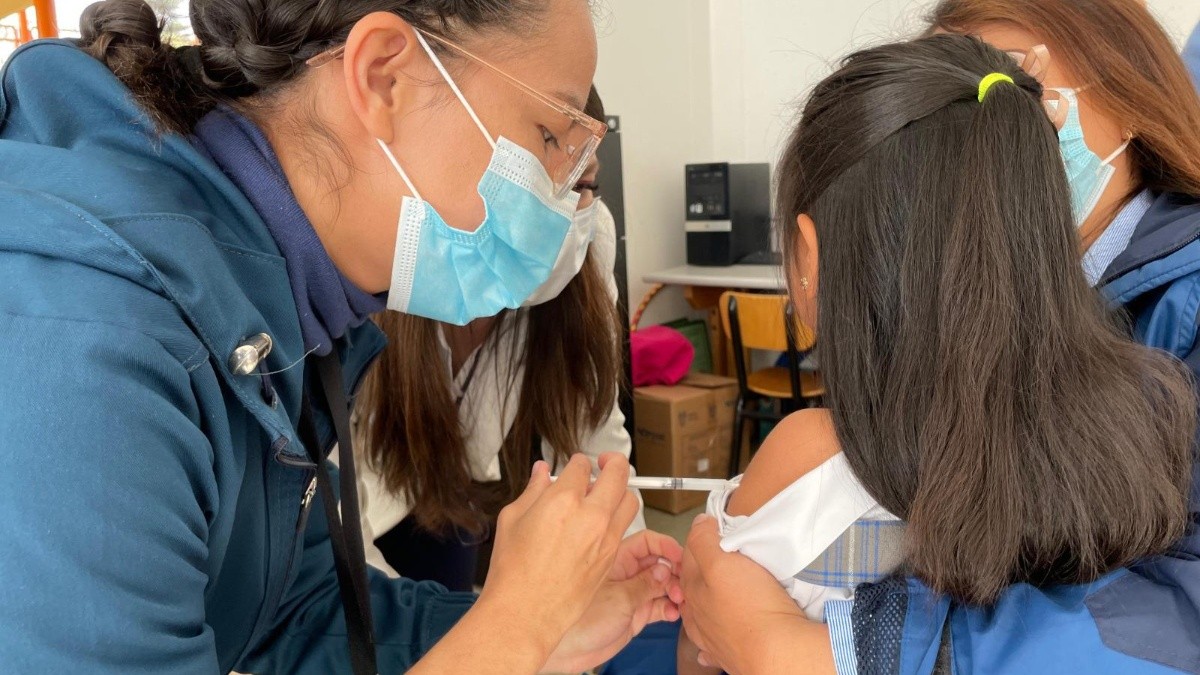 En un centro  educativo de Quito se hizo una intervención integral por un caso de tosferina. (Cortesía de la Secretaría de Salud del Municipio)