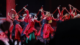 La cantante y compositora estadounidense Lady Gaga se presenta en un macroconcierto gratuito en la playa de Copacabana este sábado, en Río de Janeiro, Brasil. (Foto: EFE)