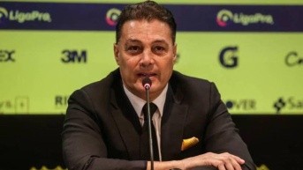 El dirigente de Barcelona SC, Carlos Alfaro Moreno, en rueda de prensa (Foto: Barcelona SC)