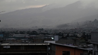 Lluvias empezaron a caer en el sur de Quito. (HENRY LAPO)