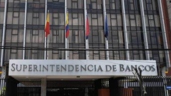 Fachada de la entidad que publicó la lista de las 29 entidades no autorizadas. (Internet)