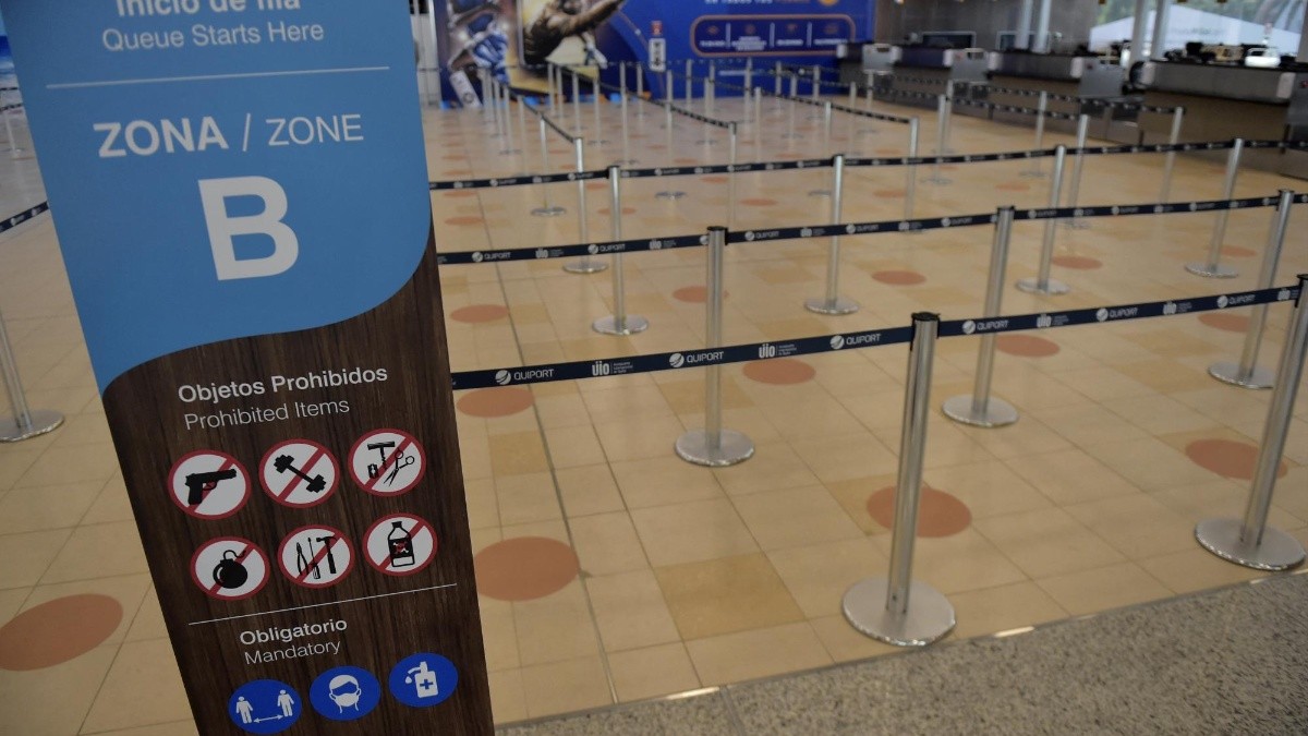 Imagen de archivo de un área del aeropuerto de Quito. (Rodrigo Buendía / AFP)