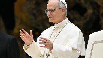 Pope Leo XIV leads an audience to representatives of the media, at Paul-VI hall in The Vatican, on May 12, 2025. (Photo by Alberto PIZZOLI / AFP) (ALBERTO PIZZOLI / AFP)