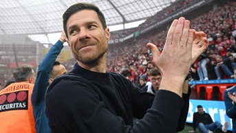 Xabi Alonso, director técnico del Bayer Leverkusen. (ARCHIVO)