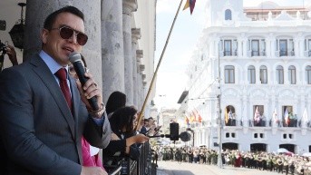 Daniel Noboa en el balcón de Carondelet. (Flickr Presidencia)