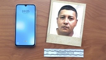 La información del celular de alias Momo fue extraída. Se encontraron 230 contactos. (Composición Ecuavisa)