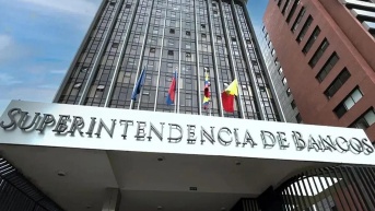 Imagen de la fachada de la Superintendencia de Bancos en Quito. (Superintendencia de Bancos)