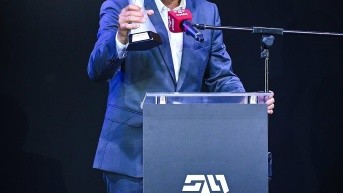 Fabián Bustos, mejor entrenador de la Liga de Perú. (Redes sociales)