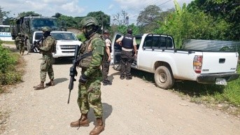 Imagen de archivo de militares realizando patrullajes junto a policías en Babahoyo, Los Ríos. (Fuerzas Armadas del Ecuador)