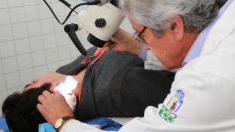 Imagen referencial de un dependiente en el IESS. (Cortesía del IESS)