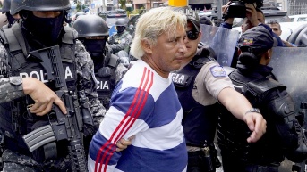 Colón Pico, trasladado a la Unidad de Flagrancia en Quito el 22 de abril de 2024. (API)