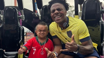 Fotografía de IShowSpeed junto a Jorgito el Guayaco (INTERNET)