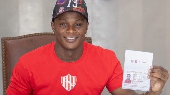 José Tin Angulo tuvo una advertencia del entrenador de Unión de Santa Fe. (Redes sociales)