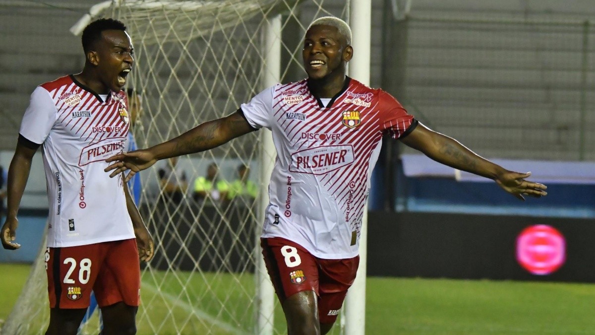 Gabriel Cortez celebra su gol contra el Manta FC por partido amistoso (API)