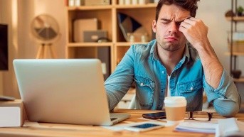 Expertos vinculan el estrés crónico con bajos niveles de energía en las personas (Internet)