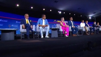 Candidatos a Asambleísta Nacionales en el debate en la Universidad ECOTEC. (Foto: Universidad ECOTEC)