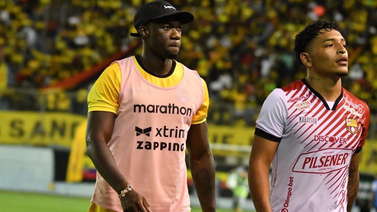 Felipe Caicedo no ha jugado con ninguno de los dos partidos de Barcelona SC. (API)