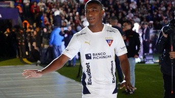 Carlos Gruezo en su presentación como nuevo jugador de Liga de Quito. (API)