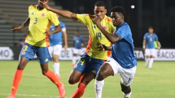 Bruno Caicedo, extremo ecuatoriano no pudo imponerse ante Colombia. (Conmebol)