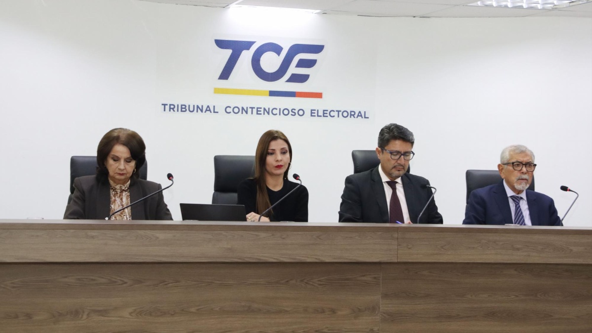 Cuatro de los cinco jueces que integraron el Pleno del TCE en el caso Liga Azul. (API)
