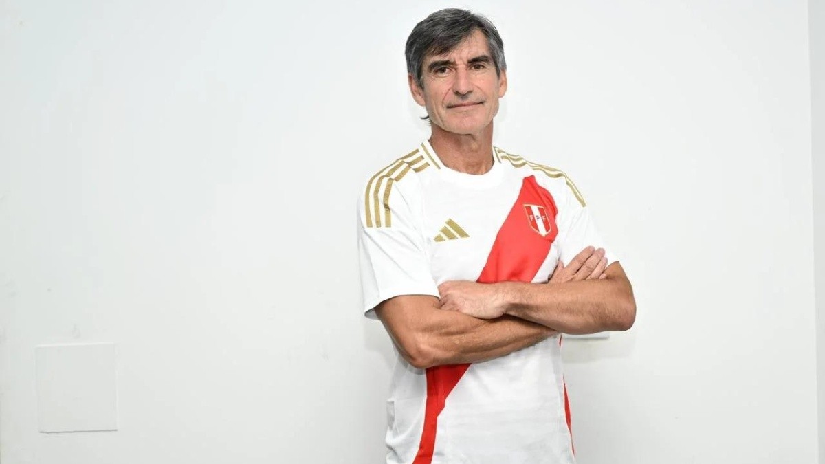Óscar Ibáñez, entrenador interino de Perú. (ARCHIVO)