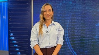Imagen de Andrea González, quien quedó en cuarto lugar de las elecciones presidenciales del 9 de febrero de 2025, en el set de Contacto Directo este 12 de febrero. (Contacto Directo)